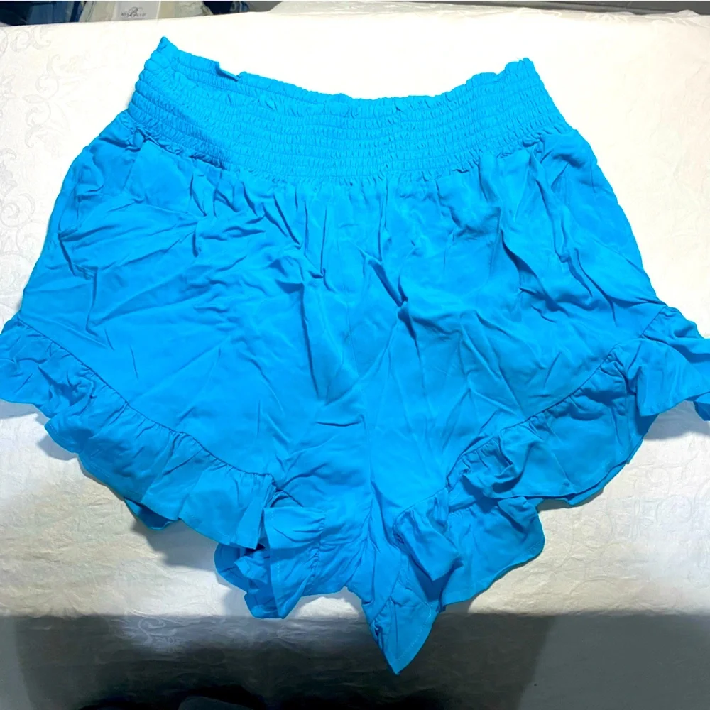 EUC Love & Piece Size Large High Waist‎ Blue Ruffle Shorts